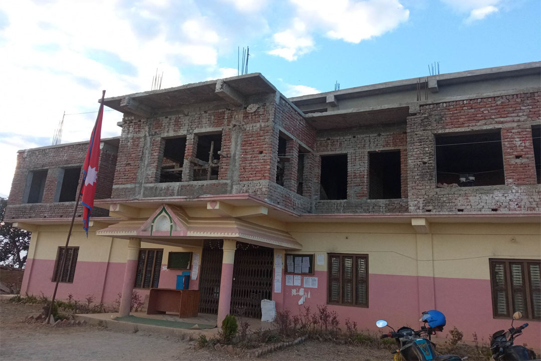 बैतडीको मेलौली नगरपालिकाले फलफूलका विरुवा वितरण गर्ने